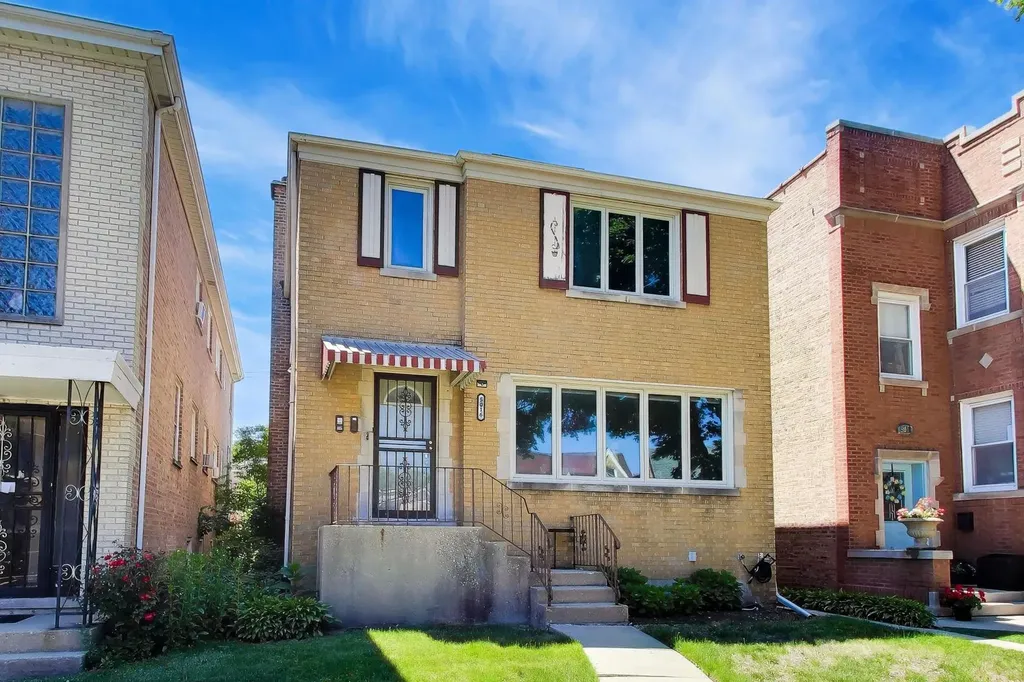 5016 North Mango Avenue Chicago IL 60630