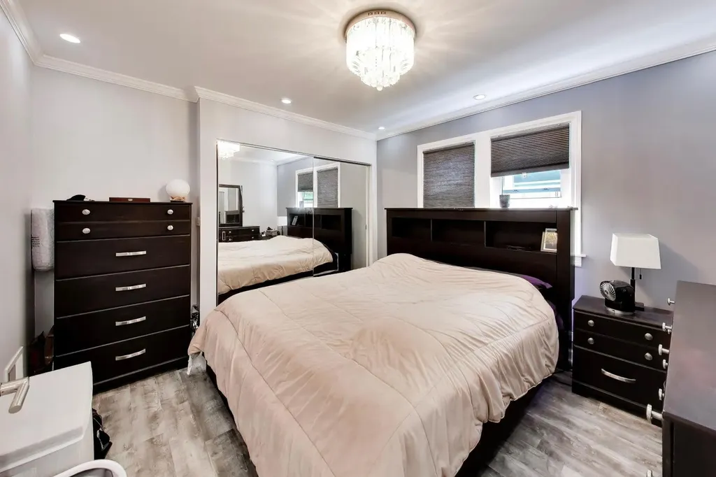 5016 North Mango Avenue Chicago IL 60630