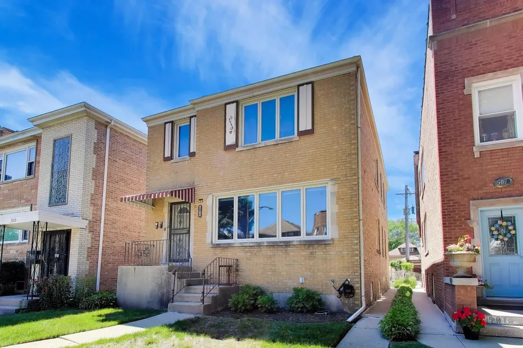 5016 North Mango Avenue Chicago IL 60630