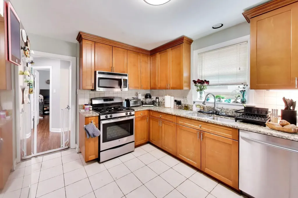 5016 North Mango Avenue Chicago IL 60630