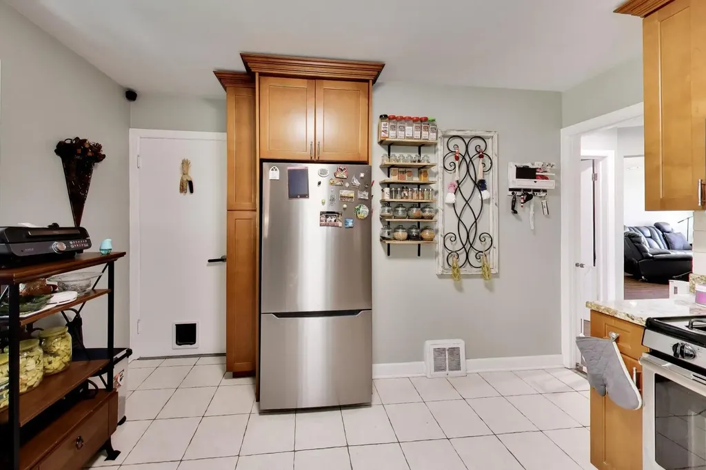 5016 North Mango Avenue Chicago IL 60630