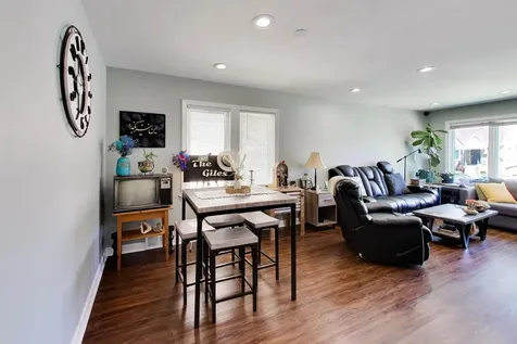 5016 North Mango Avenue Chicago IL 60630