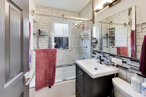 5016 North Mango Avenue Chicago IL 60630