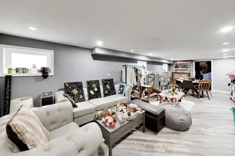 5016 North Mango Avenue Chicago IL 60630
