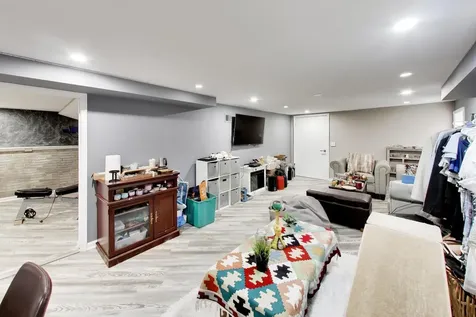 5016 North Mango Avenue Chicago IL 60630
