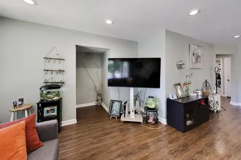 5016 North Mango Avenue Chicago IL 60630