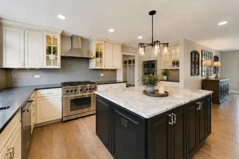 1604 Churchill Court Libertyville IL 60048