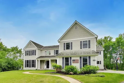 1604 Churchill Court Libertyville IL 60048