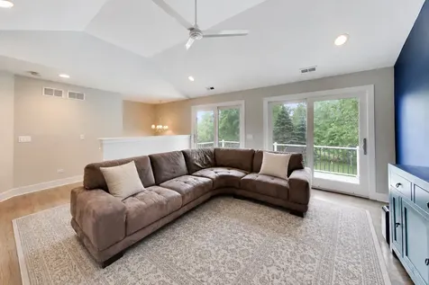 1604 Churchill Court Libertyville IL 60048