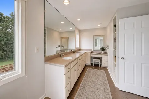 1604 Churchill Court Libertyville IL 60048