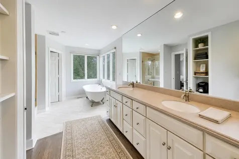 1604 Churchill Court Libertyville IL 60048