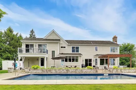 1604 Churchill Court Libertyville IL 60048