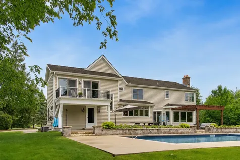 1604 Churchill Court Libertyville IL 60048