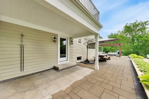 1604 Churchill Court Libertyville IL 60048