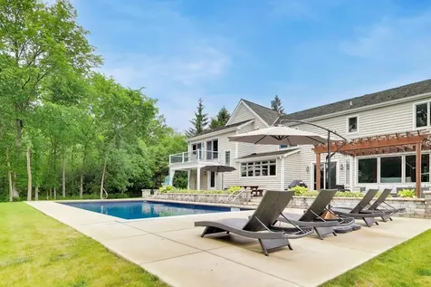 1604 Churchill Court Libertyville IL 60048