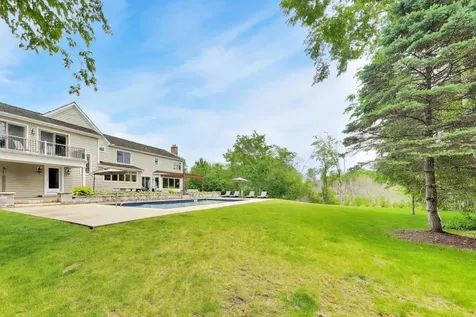 1604 Churchill Court Libertyville IL 60048