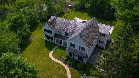 1604 Churchill Court Libertyville IL 60048
