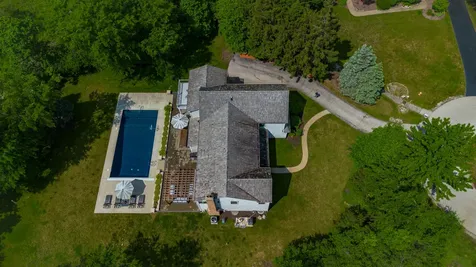 1604 Churchill Court Libertyville IL 60048
