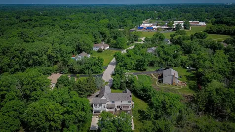 1604 Churchill Court Libertyville IL 60048