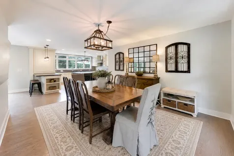 1604 Churchill Court Libertyville IL 60048