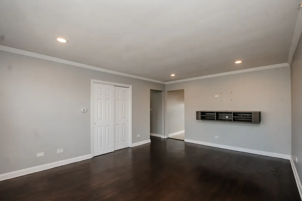 4629 Main Street Skokie IL 60076