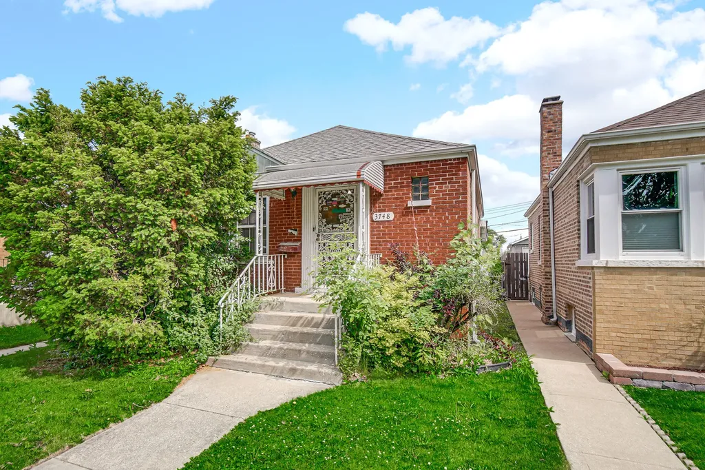 3748 West 54th Street Chicago IL 60632
