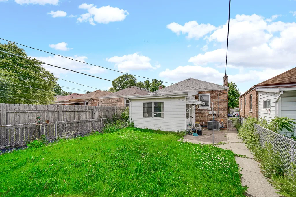 3748 West 54th Street Chicago IL 60632