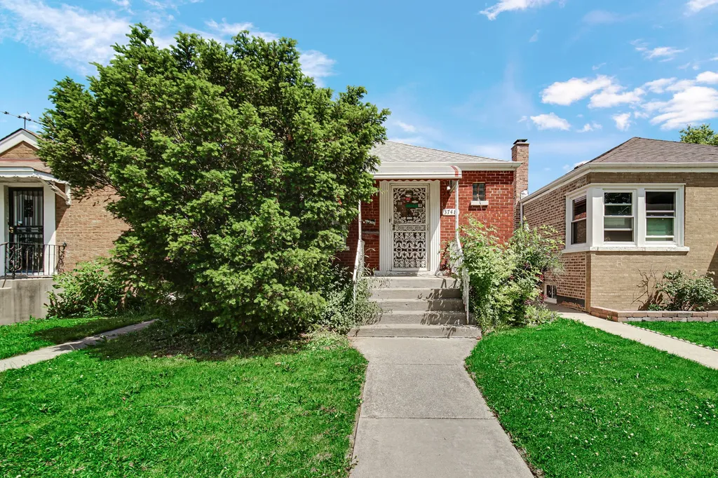3748 West 54th Street Chicago IL 60632