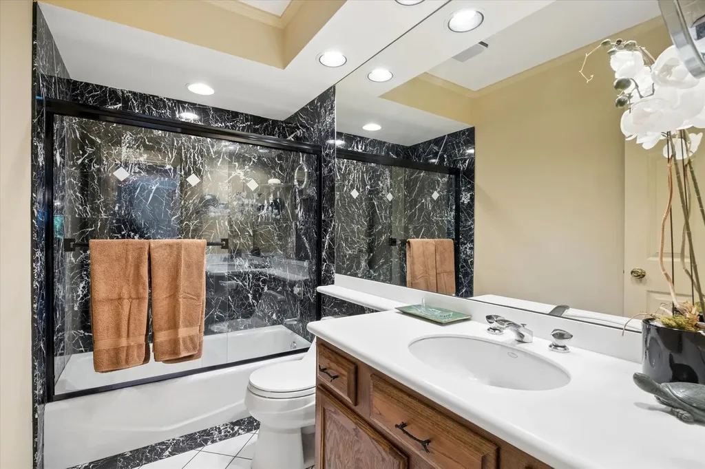 98 Briarwood Circle Oak Brook IL 60523