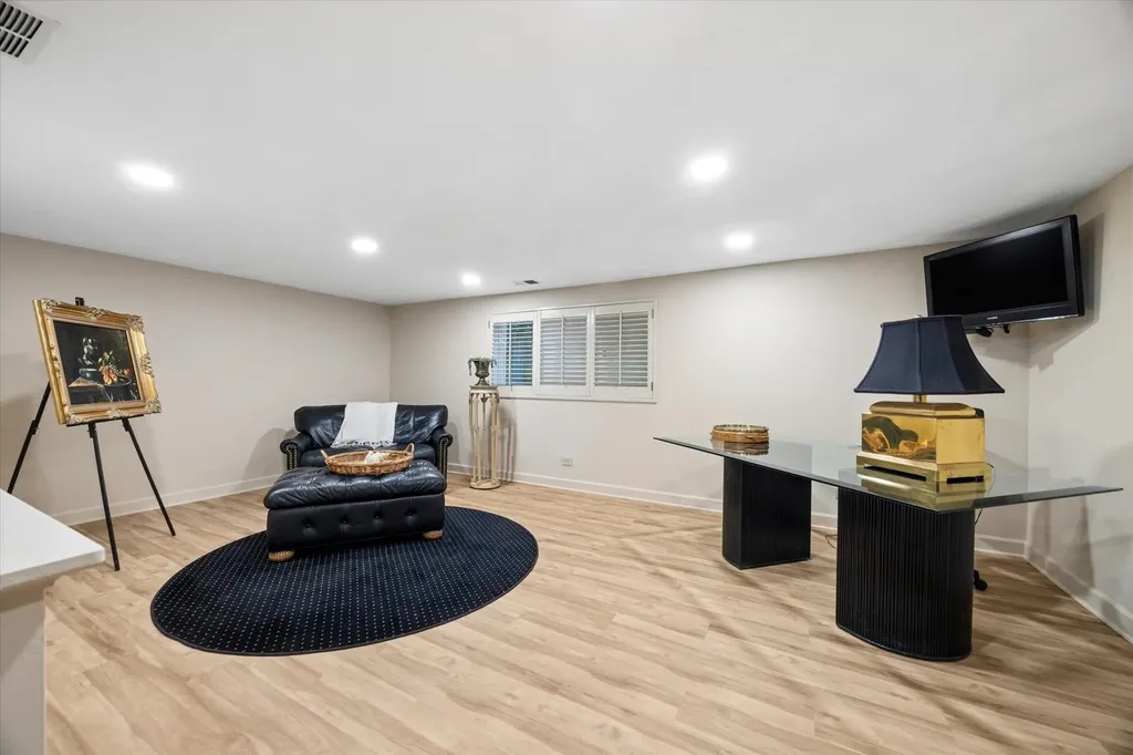 98 Briarwood Circle Oak Brook IL 60523