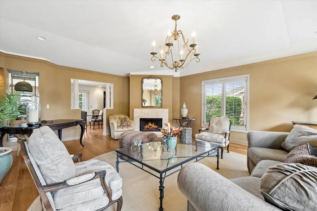 98 Briarwood Circle Oak Brook IL 60523