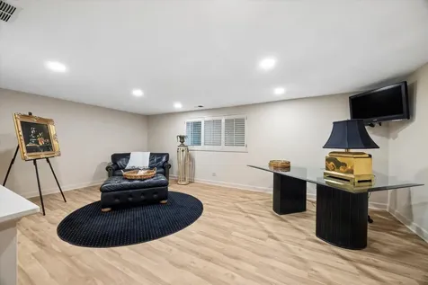 98 Briarwood Circle Oak Brook IL 60523