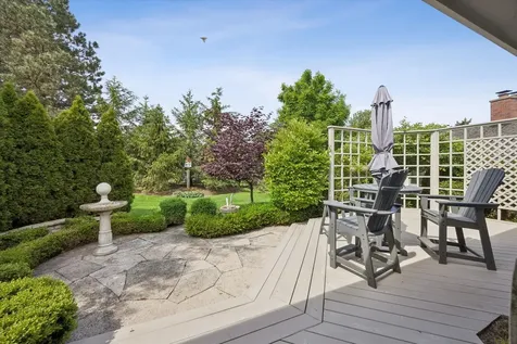 98 Briarwood Circle Oak Brook IL 60523