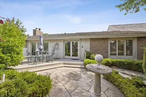 98 Briarwood Circle Oak Brook IL 60523