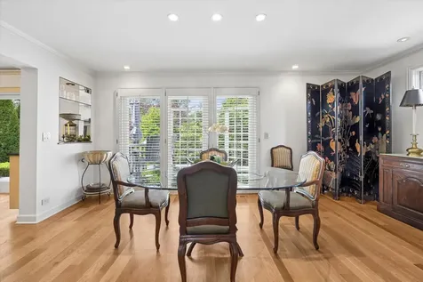98 Briarwood Circle Oak Brook IL 60523