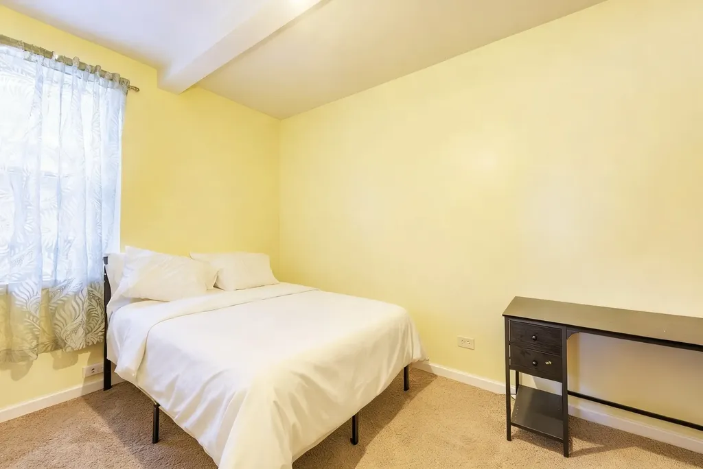 7412 South Phillips Avenue Chicago IL 60649