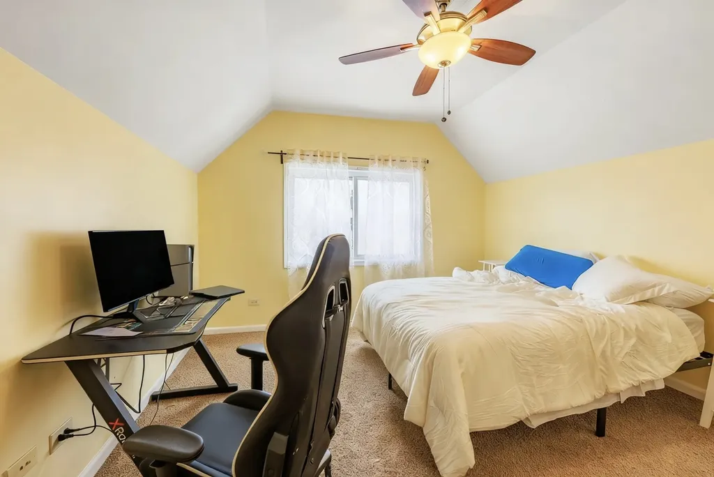 7412 South Phillips Avenue Chicago IL 60649