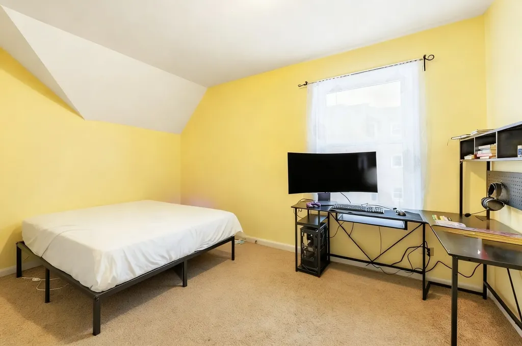 7412 South Phillips Avenue Chicago IL 60649