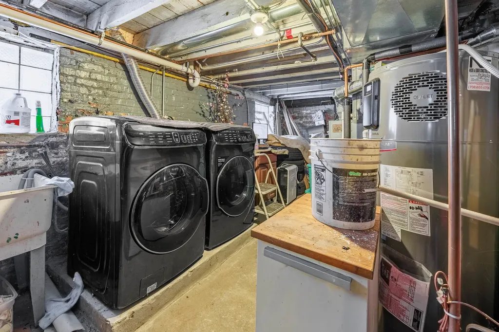 7412 South Phillips Avenue Chicago IL 60649
