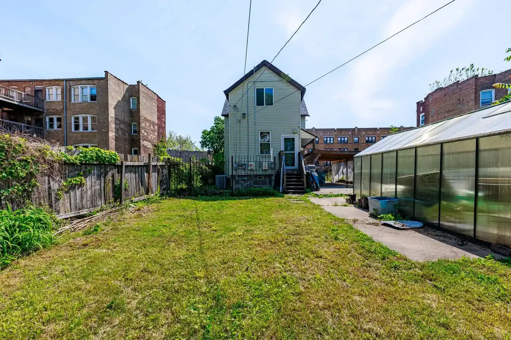7412 South Phillips Avenue Chicago IL 60649