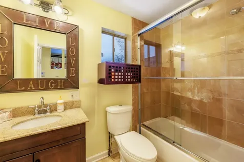 7412 South Phillips Avenue Chicago IL 60649