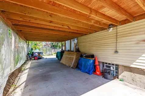 7412 South Phillips Avenue Chicago IL 60649