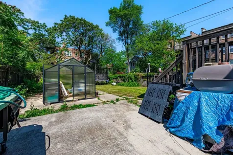 7412 South Phillips Avenue Chicago IL 60649