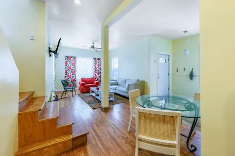 7412 South Phillips Avenue Chicago IL 60649
