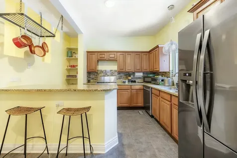 7412 South Phillips Avenue Chicago IL 60649