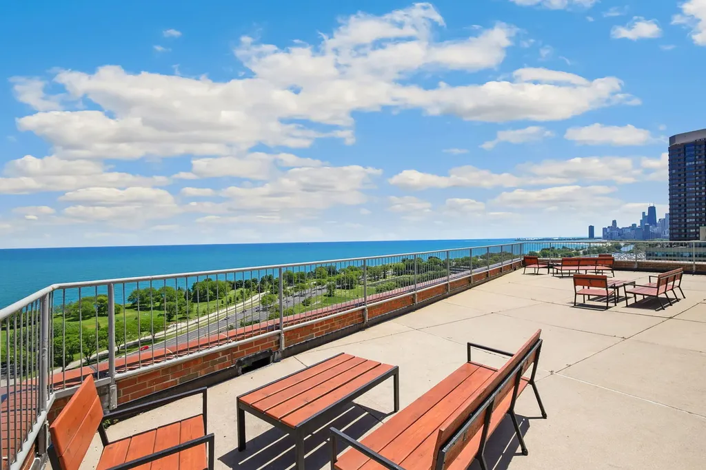 3100 North Lake Shore Drive Chicago IL 60657
