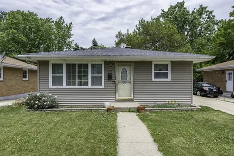 2528 Lucia Avenue Waukegan IL 60085