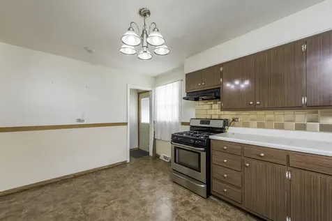 2528 Lucia Avenue Waukegan IL 60085