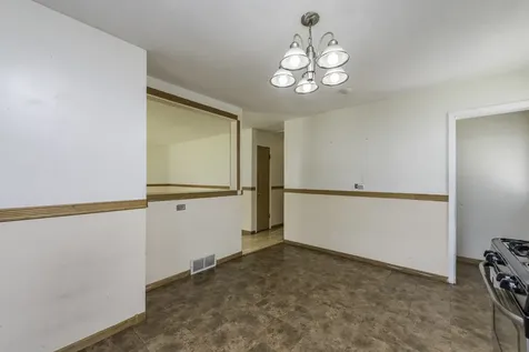 2528 Lucia Avenue Waukegan IL 60085