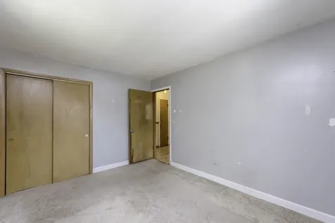2528 Lucia Avenue Waukegan IL 60085